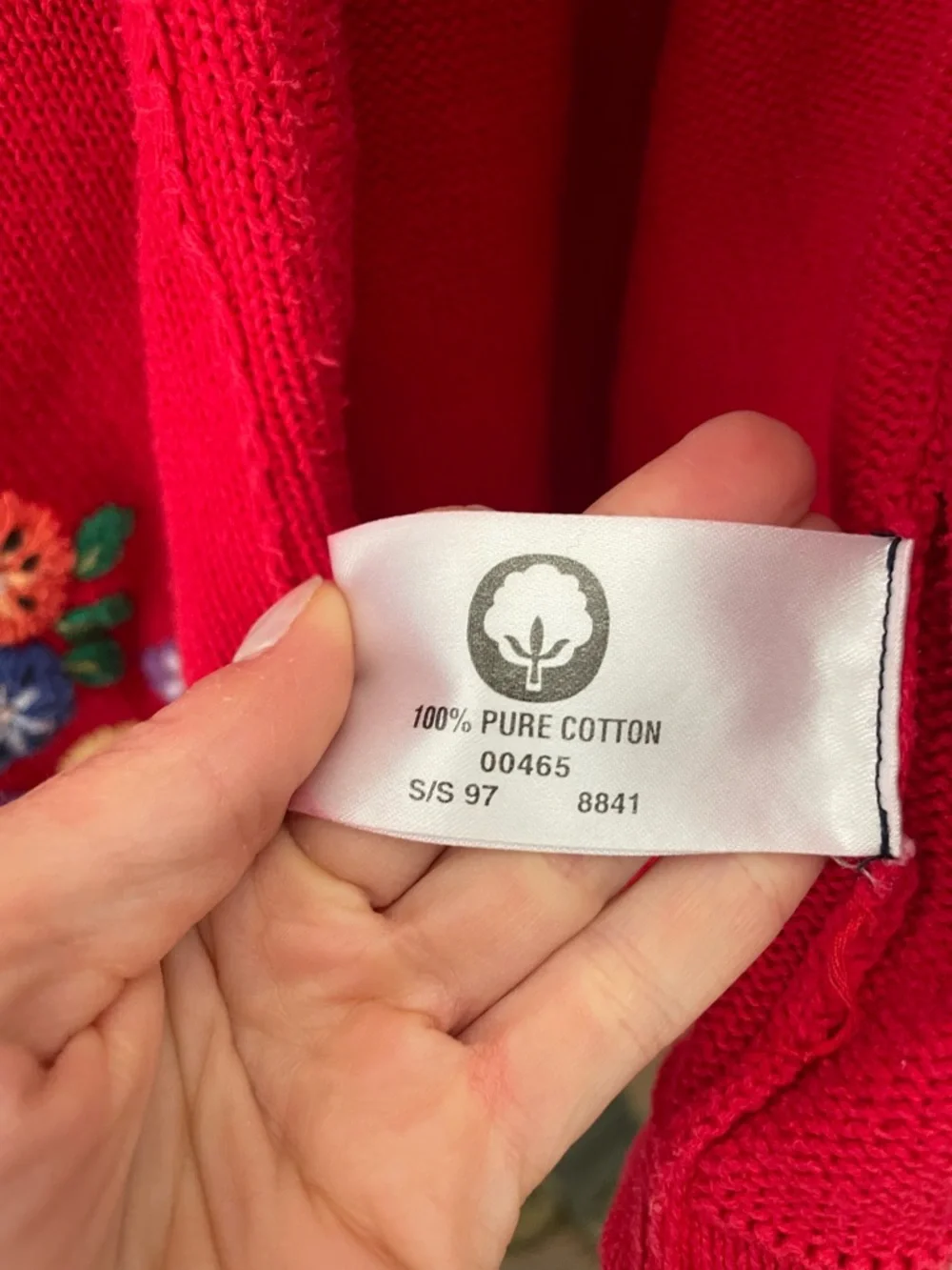 Vintage red knit flower embroidered cardigan sweater - Picture 4 of 6
